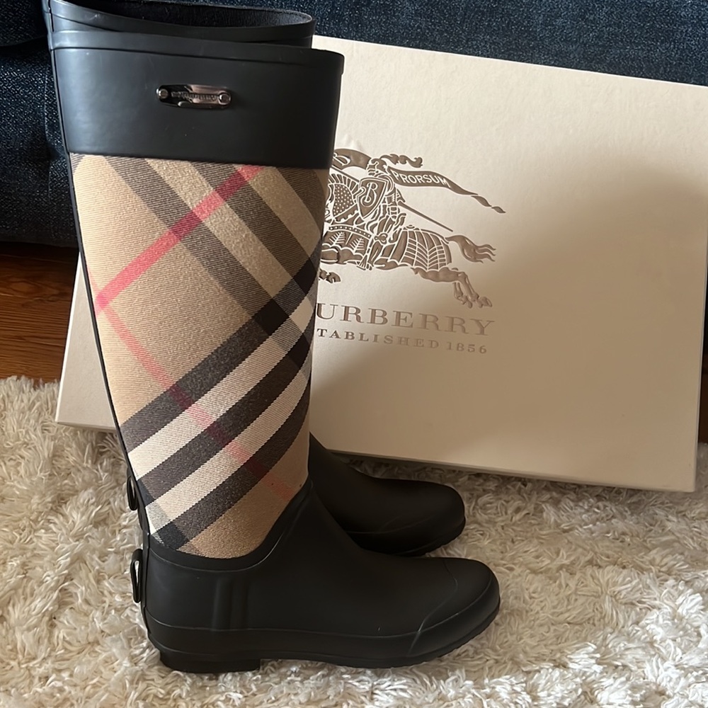 BURBERRY Rain Boots - Picture 2 of 2